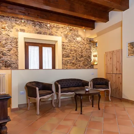 Konukevi Palazzo Don Carlo